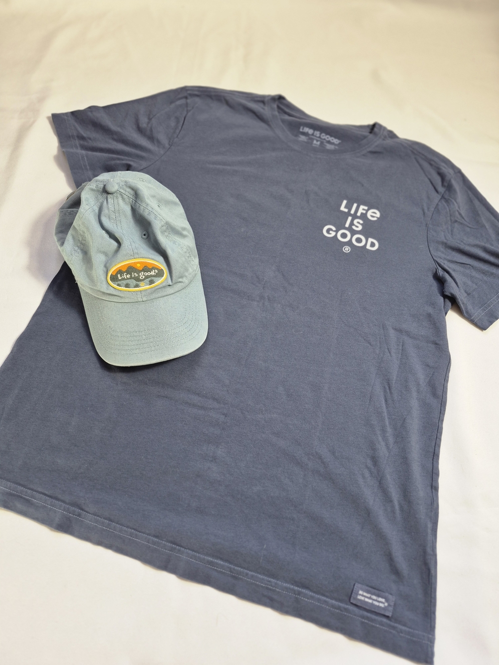 Life is Good Navy Graphic Tee with Light Teal Life is Good Cap M